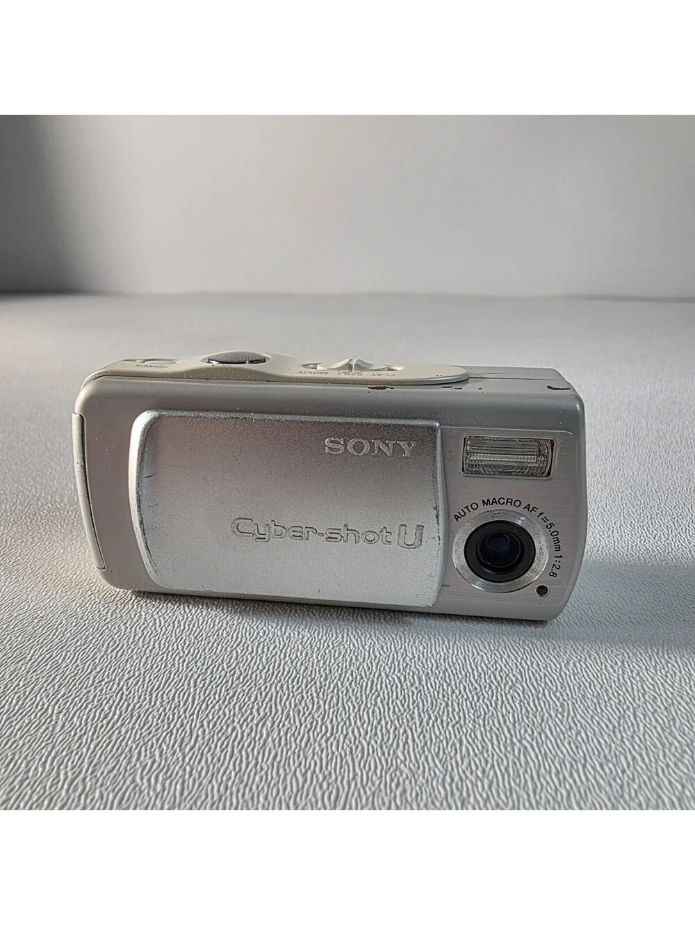 Sony Cyber-shot DSC-U10 Digital Compact Camera Silver With Memory Stick